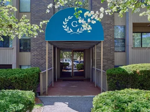 42 Shrewsbury Green Dr #L, Shrewsbury, MA 01545