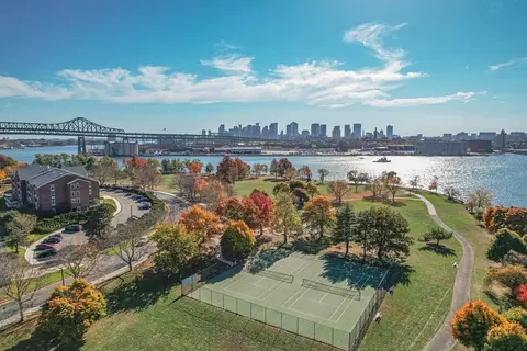 27 Breakwater Dr #27, Chelsea, MA 02150