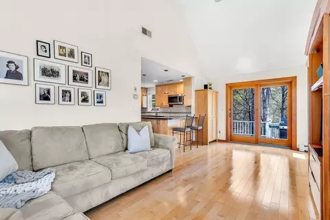 3 Macleod Ln, Acton, MA 01720 photo 5