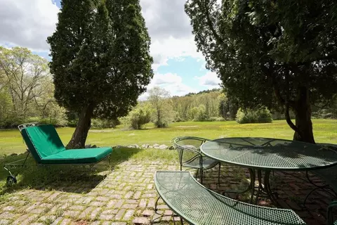 13 Mill St, Sherborn, MA 01770