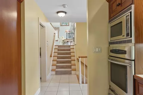 14 Carriage Ln, Reading, MA 01867 photo 17
