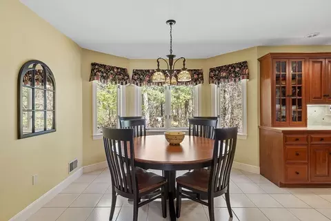 14 Carriage Ln, Reading, MA 01867 photo 15
