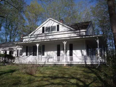 2 North St, Williamsburg, MA 01096