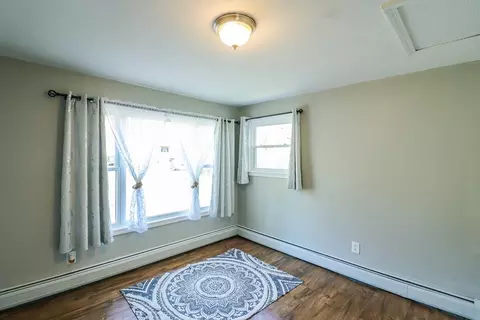 1114 Allen St, Springfield, MA 01118 photo 21