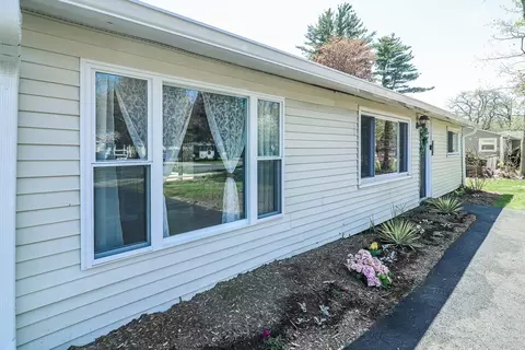 1114 Allen St, Springfield, MA 01118