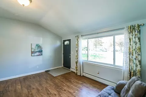 1114 Allen St, Springfield, MA 01118 photo 6