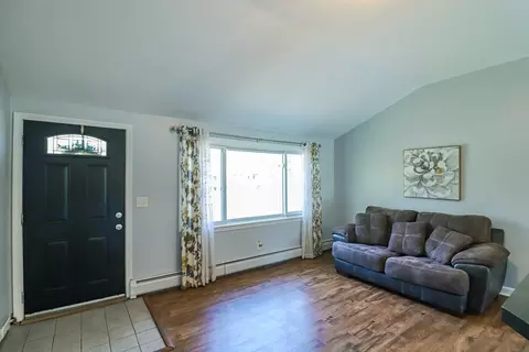 1114 Allen St, Springfield, MA 01118 photo 7
