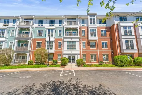 3 Repton Cir #3407, Watertown, MA 02472