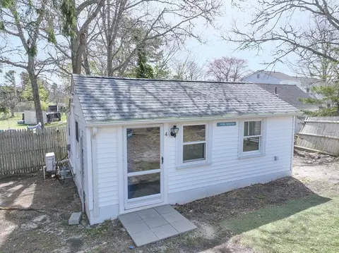 9 Bells Neck Rd #4, Harwich, MA 02671