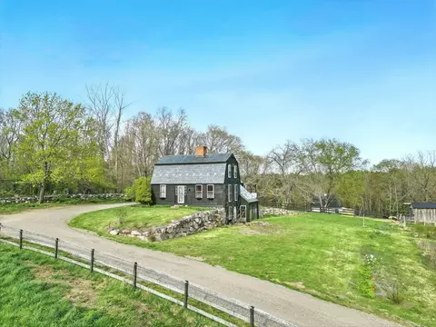 16 Ellis Rd, Southbridge, MA 01550