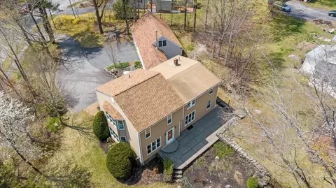 3 Dara Ln, Worcester, MA 01609