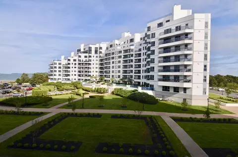 1001 Marina Dr #213, Quincy, MA 02171