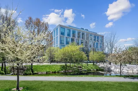 1 Earhart St #723, Cambridge, MA 02141