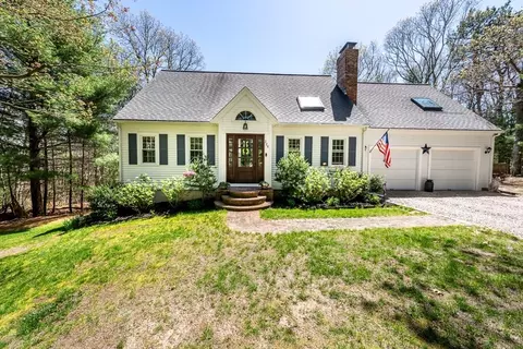 228 Whistleberry Dr, Barnstable, MA 02648