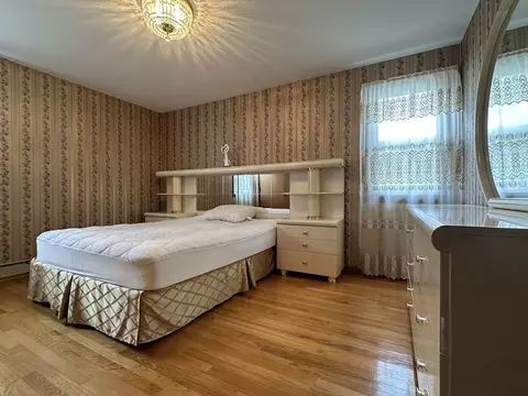 18 Crystal Brook Dr, Springfield, MA 01118 photo 13