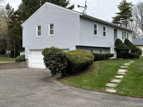 18 Crystal Brook Dr, Springfield, MA 01118 photo 4