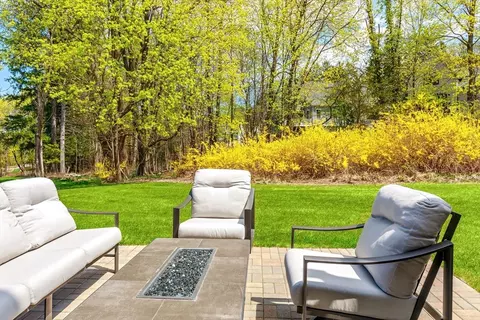 67 Wolcott Woods Ln #67, Milton, MA 02186