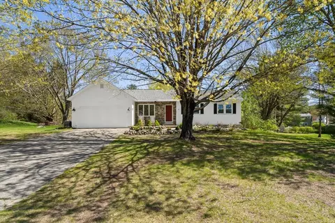 7 Turnbuckle Ln, Tyngsborough, MA 01879