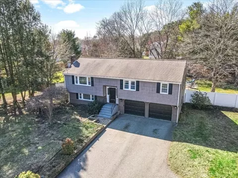 74 Green St, Medfield, MA 02052