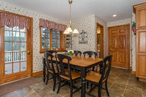 10 Seminole Rd, Canton, MA 02021 photo 4