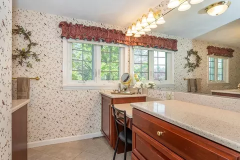 10 Seminole Rd, Canton, MA 02021 photo 16