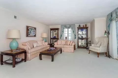 10 Seminole Rd, Canton, MA 02021 photo 8