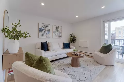 245 Lafayette St #1F, Salem, MA 01970
