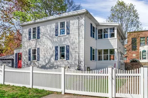 284 Ash St, Waltham, MA 02453