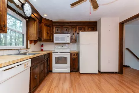 49 Benton Cir, Reading, MA 01867 photo 13