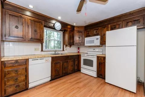 49 Benton Cir, Reading, MA 01867 photo 10