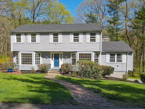 15 Lee Rd, Medfield, MA 02052