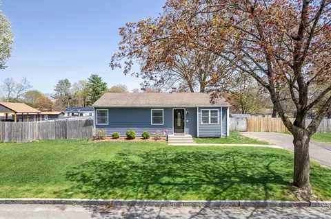 15 Berard Cir, Springfield, MA 01128
