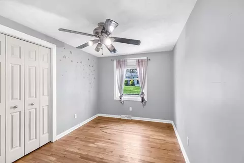 Bedroom - 15 Berard Cir, Springfield, MA 01128 photo 4 of 5