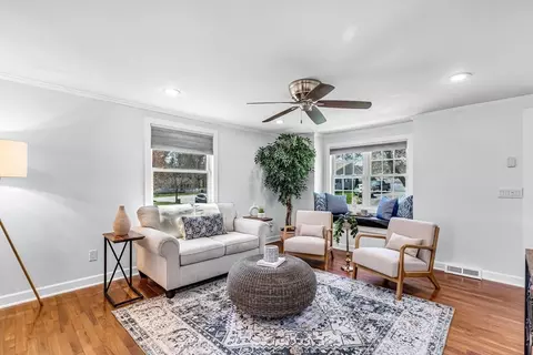 Living - 15 Berard Cir, Springfield, MA 01128 photo 1 of 3