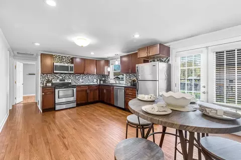 Kitchen - 15 Berard Cir, Springfield, MA 01128 photo 3 of 4