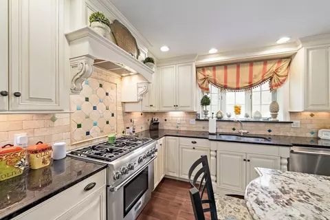 21 Steeplechase Ln, Canton, MA 02021 photo 10