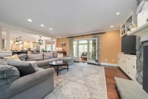 21 Steeplechase Ln, Canton, MA 02021 photo 7