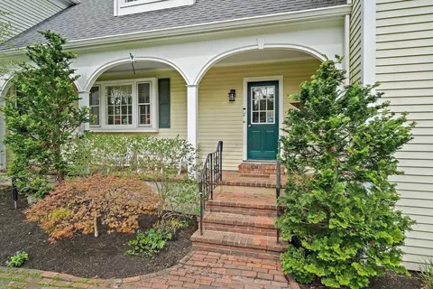 21 Steeplechase Ln, Canton, MA 02021 photo 3
