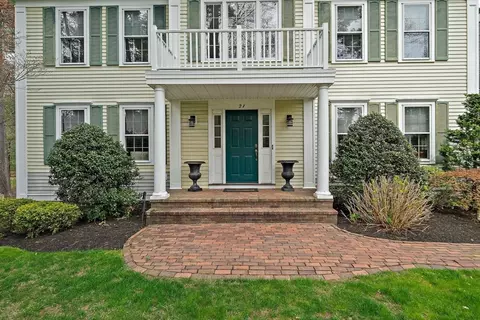 21 Steeplechase Ln, Canton, MA 02021 photo 2