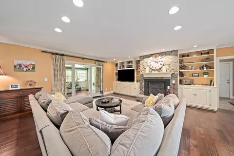 21 Steeplechase Ln, Canton, MA 02021 photo 8