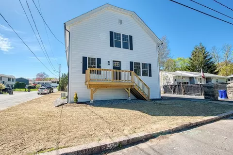 566 Freelove St, Fall River, MA 02720 photo 2