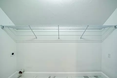 566 Freelove St, Fall River, MA 02720 photo 22