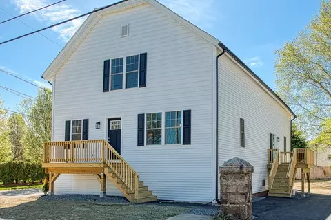 566 Freelove St, Fall River, MA 02720
