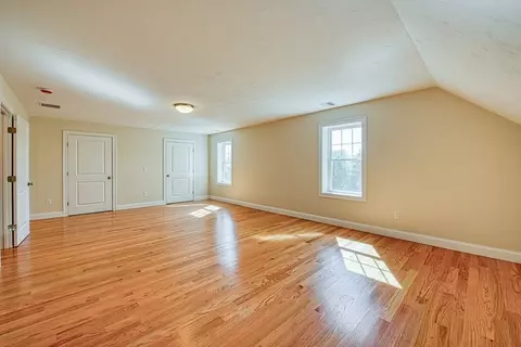 566 Freelove St, Fall River, MA 02720 photo 19