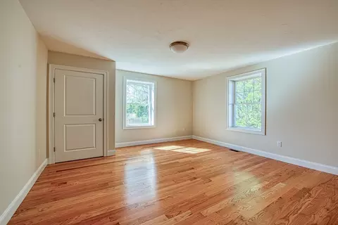 566 Freelove St, Fall River, MA 02720 photo 14