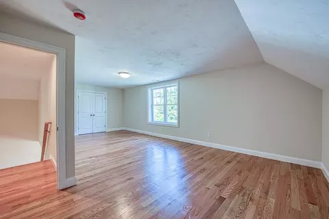 566 Freelove St, Fall River, MA 02720 photo 17