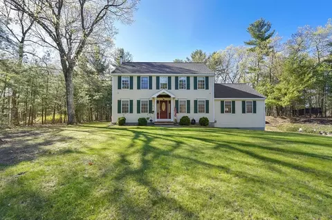 28 Emerald St, Tyngsborough, MA 01879