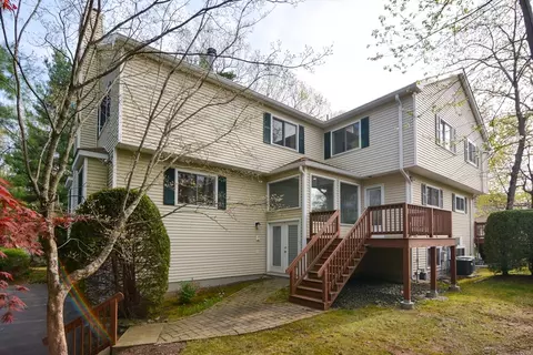 235 Algonquin Trl #235, Ashland, MA 01721