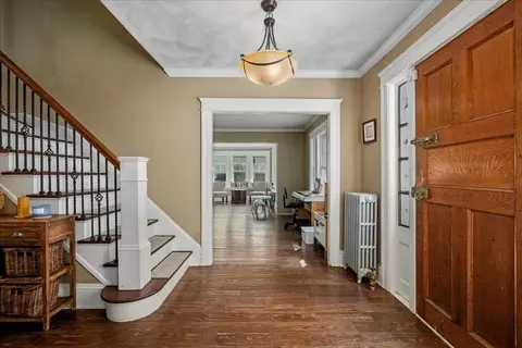 Entry Way - 32 Beechmont St, Worcester, MA 01609 photo 2 of 5