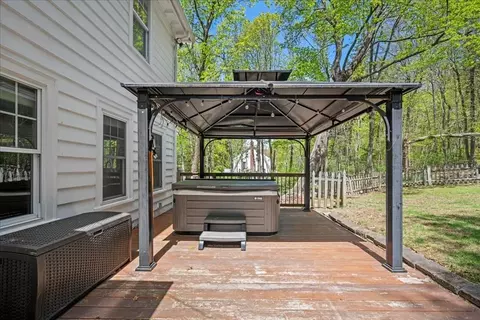 Exterior - 32 Beechmont St, Worcester, MA 01609 photo 5 of 9